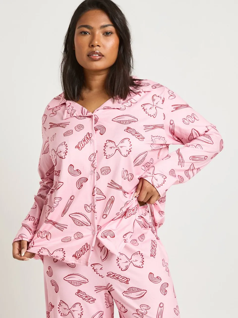 boohoo Dames Plus Pasta Print Lange Mouw Shirt En Broek Pyjama Set roze, foto 3