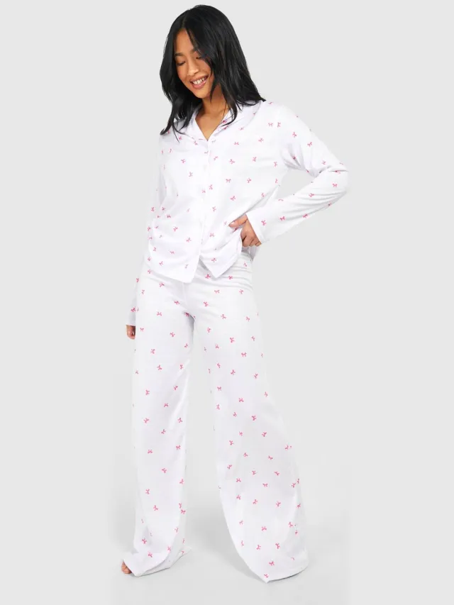 boohoo Dames Petite Strikprint Lange Mouw Shirt & Broek Pyjama Set Wit