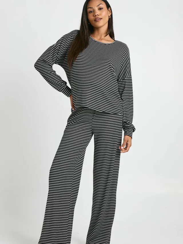 boohoo Dames Zwangerschapsloungewear gestreepte top met lange mouwen & broek pyjamaset Zwart