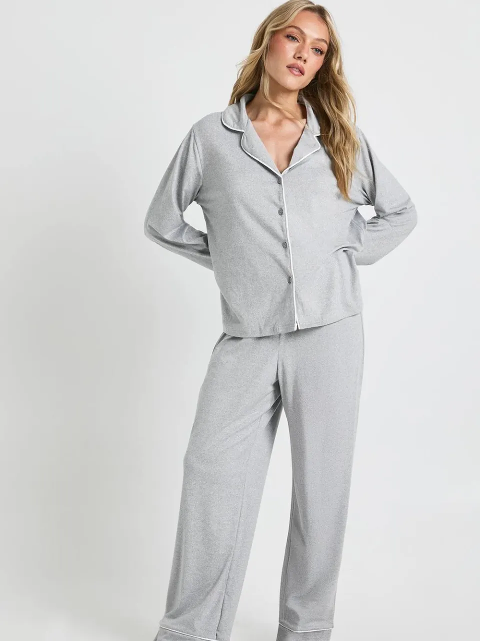 boohoo Dames Petite jersey pyjamaset met langmouwshirt en broek met pijpdetail grijze mergel, foto 3