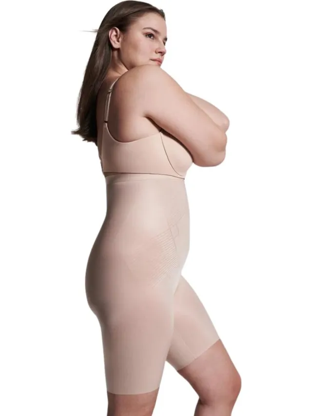 Spanx SPANXshape™ Invisible High-Waisted Mid-Thigh Short - Kleur Champagne beige
