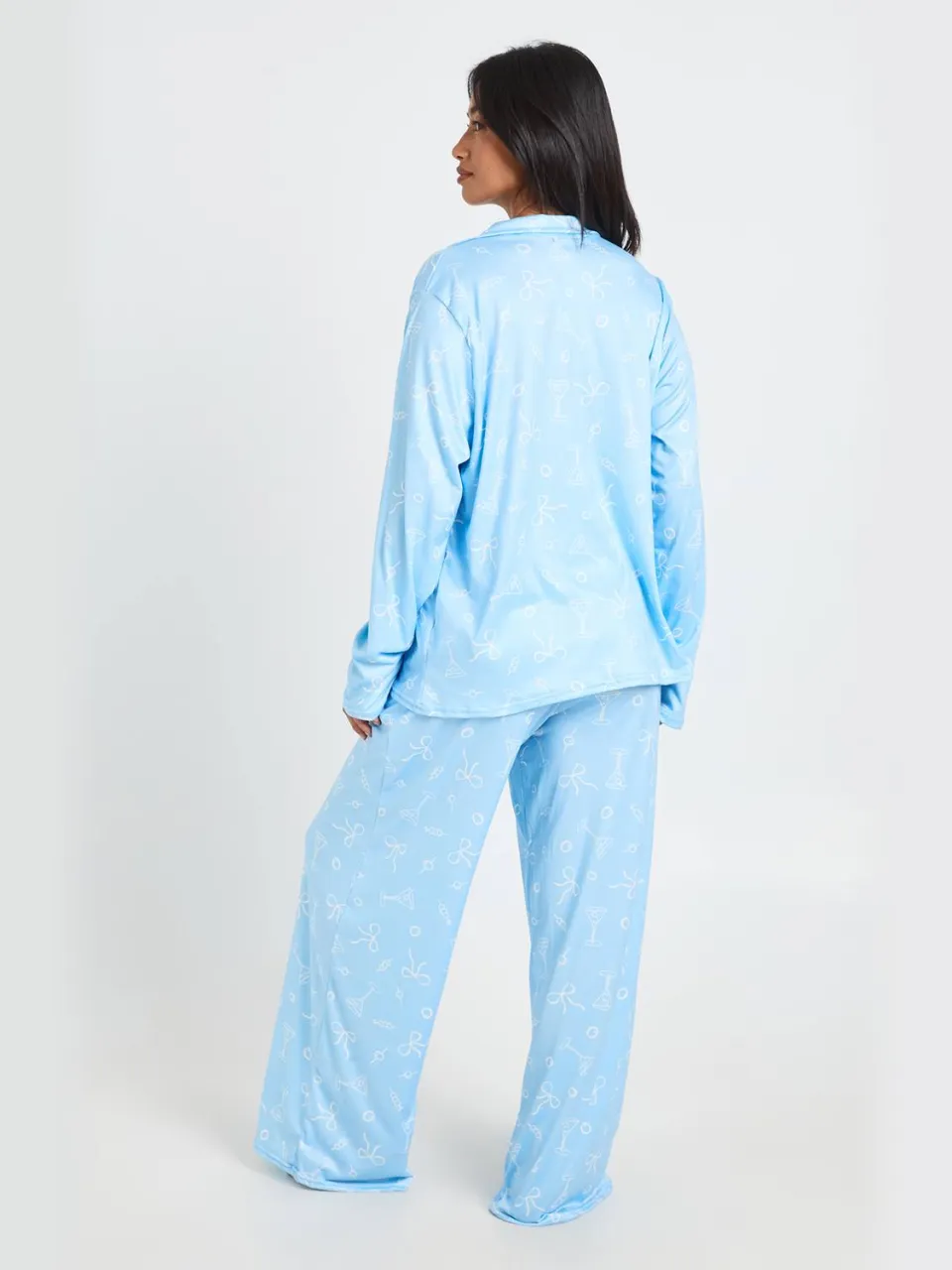 boohoo Dames Petite Pyjamaset Met Martiniglas & Strikprint Shirt Met Lange Mouwen En Broek blauw, foto 2