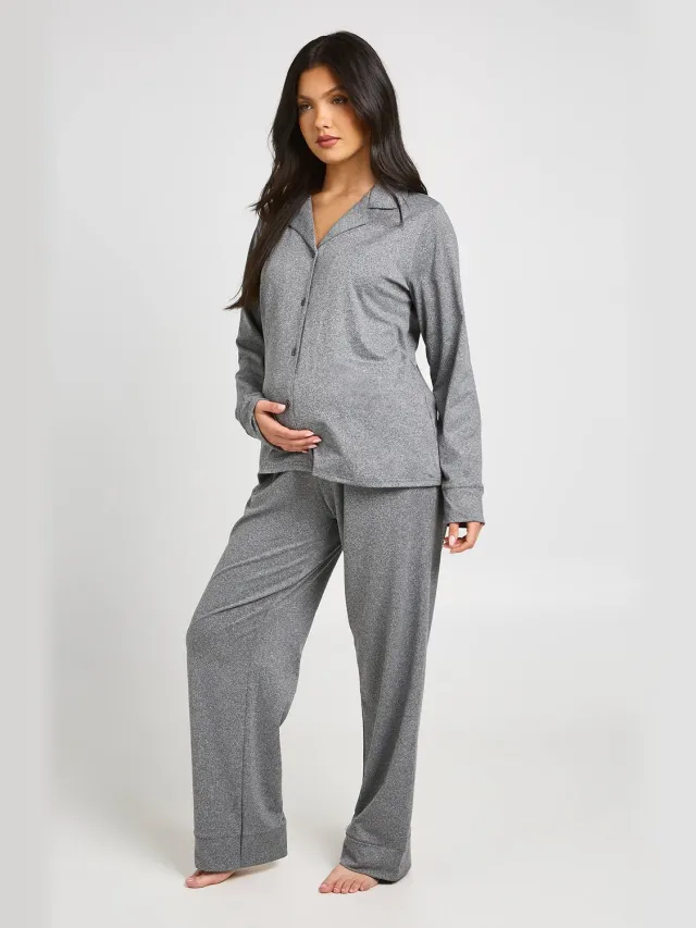 boohoo Dames Zwangerschaps Pyjama Set Met Zacht Aanvoelend Doorknoop Shirt En Broek Houtskool