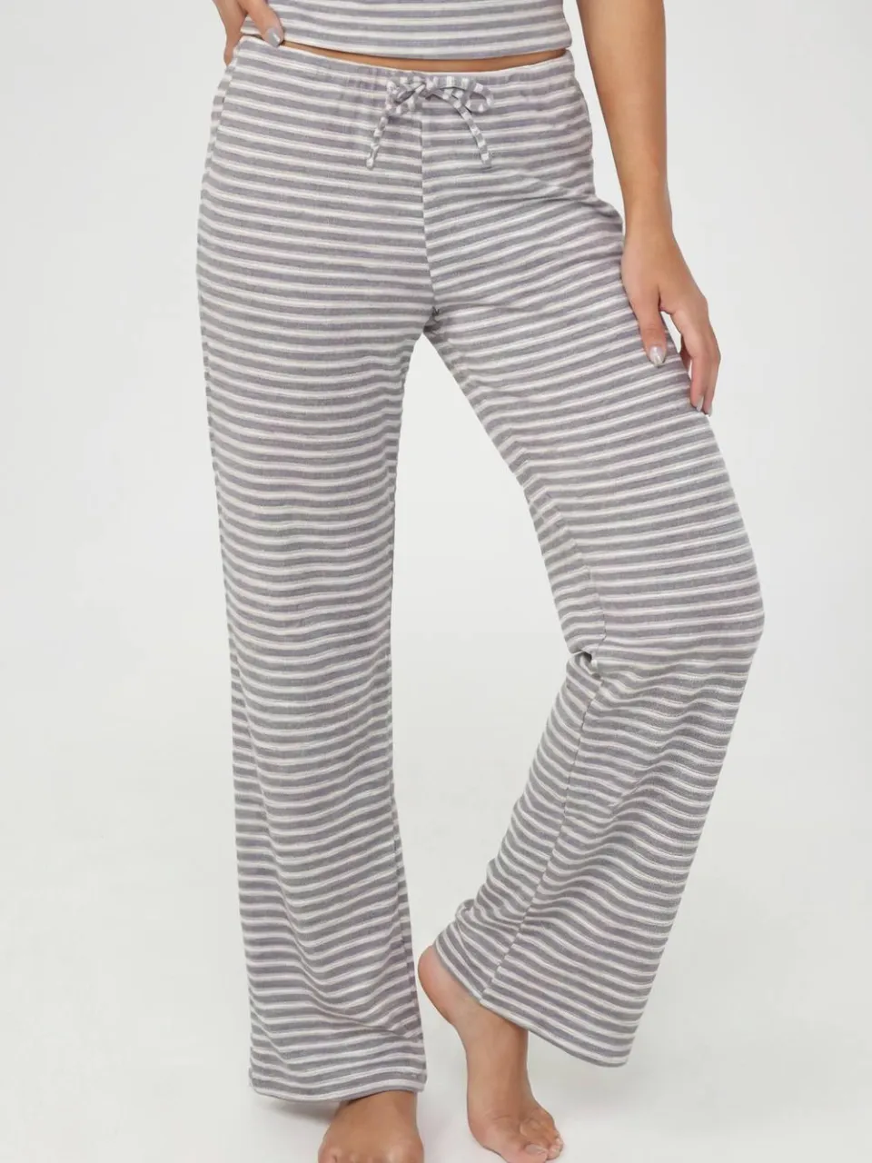 boohoo Dames Geborstelde Jersey Gestreepte Baby Tee & Broek Pyjama Set grijs, foto 3