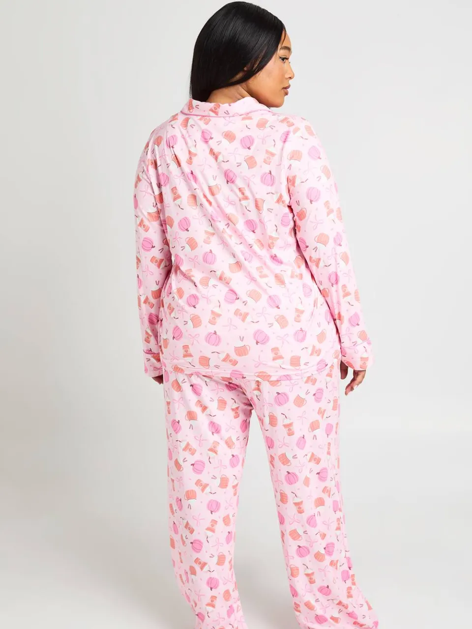 boohoo Dames Plus Bijpassende Familie Super Zacht Pompoen Strik Print Pyjama Set Met Shirt Met Lange Mouwen & Broek lichtroze, foto 3