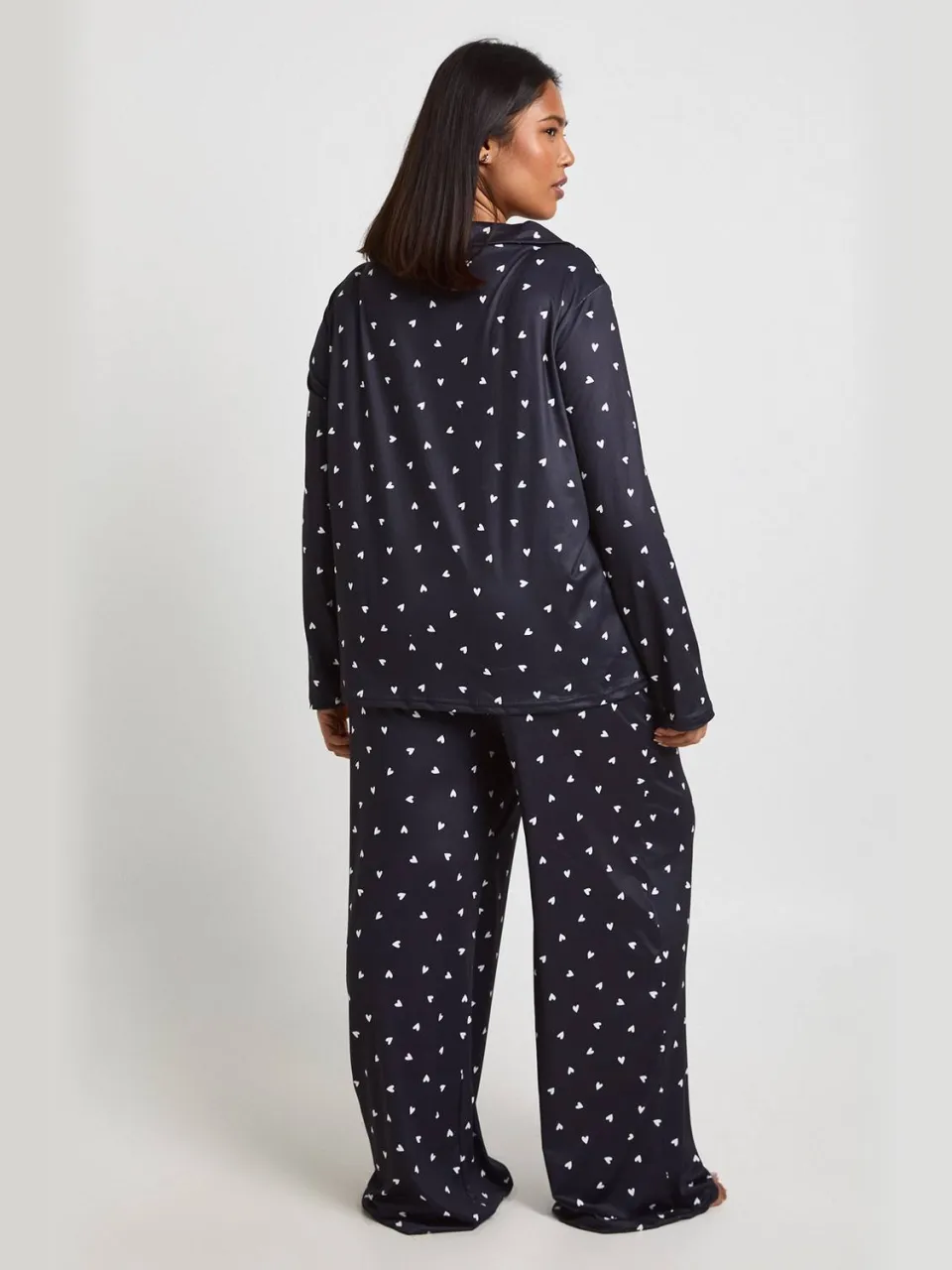 boohoo Dames Plus Hartjesprint Lange Mouw Shirt & Broek Pyjama Set zwart, foto 2