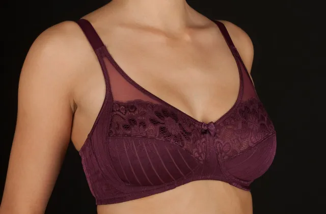 Selene Scarlet BH zonder beugels maat 90B burdeos bordeaux