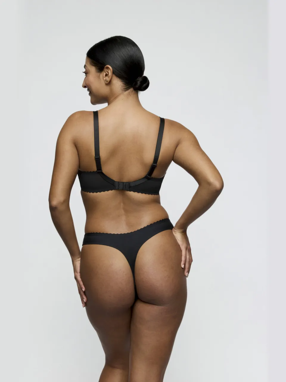 PrimaDonna Miyara string zwart, foto 7