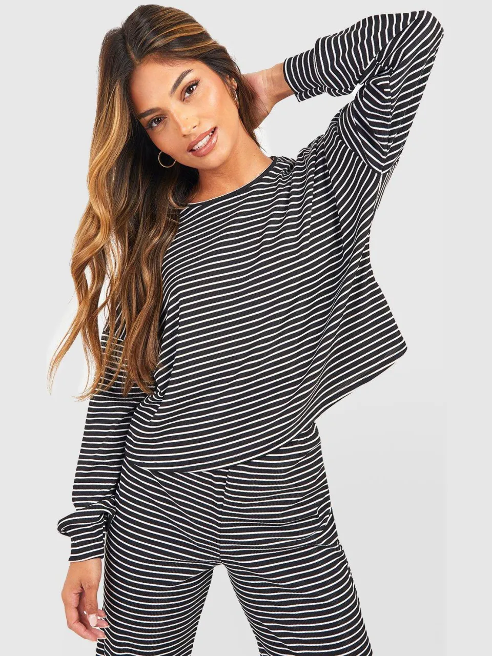 boohoo Dames Loungewear Gestreepte Lange Mouw Top & Broek Pyjamaset zwart, foto 4