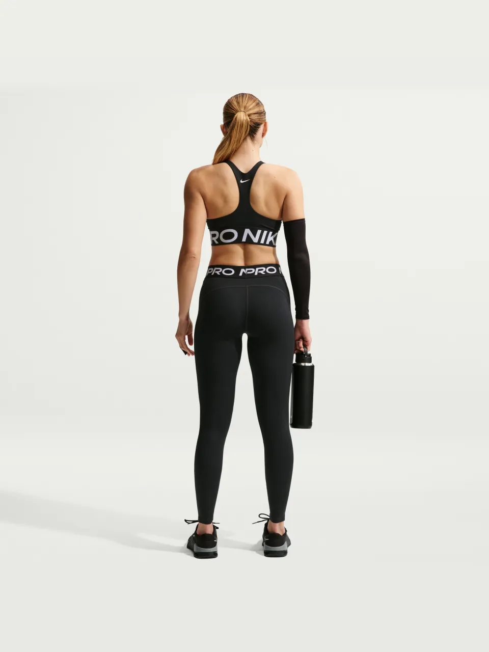 Nike Pro Sculpt sportbeha zwart, foto 2