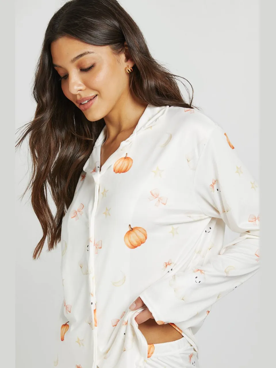 boohoo Dames Spook En Pompoen Print Pyjama Set Met Shirt Met Lange Mouwen & Broek crème, foto 4