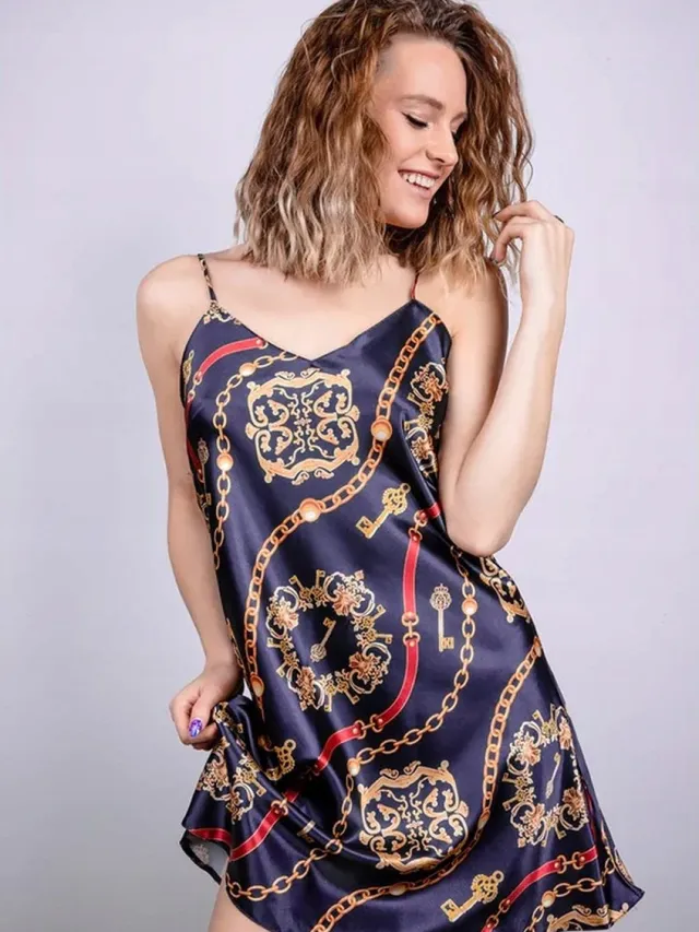 DKaren Hoogwardige satijn chemise met gouden patroon van DKaren, marineblauw kleurrijk