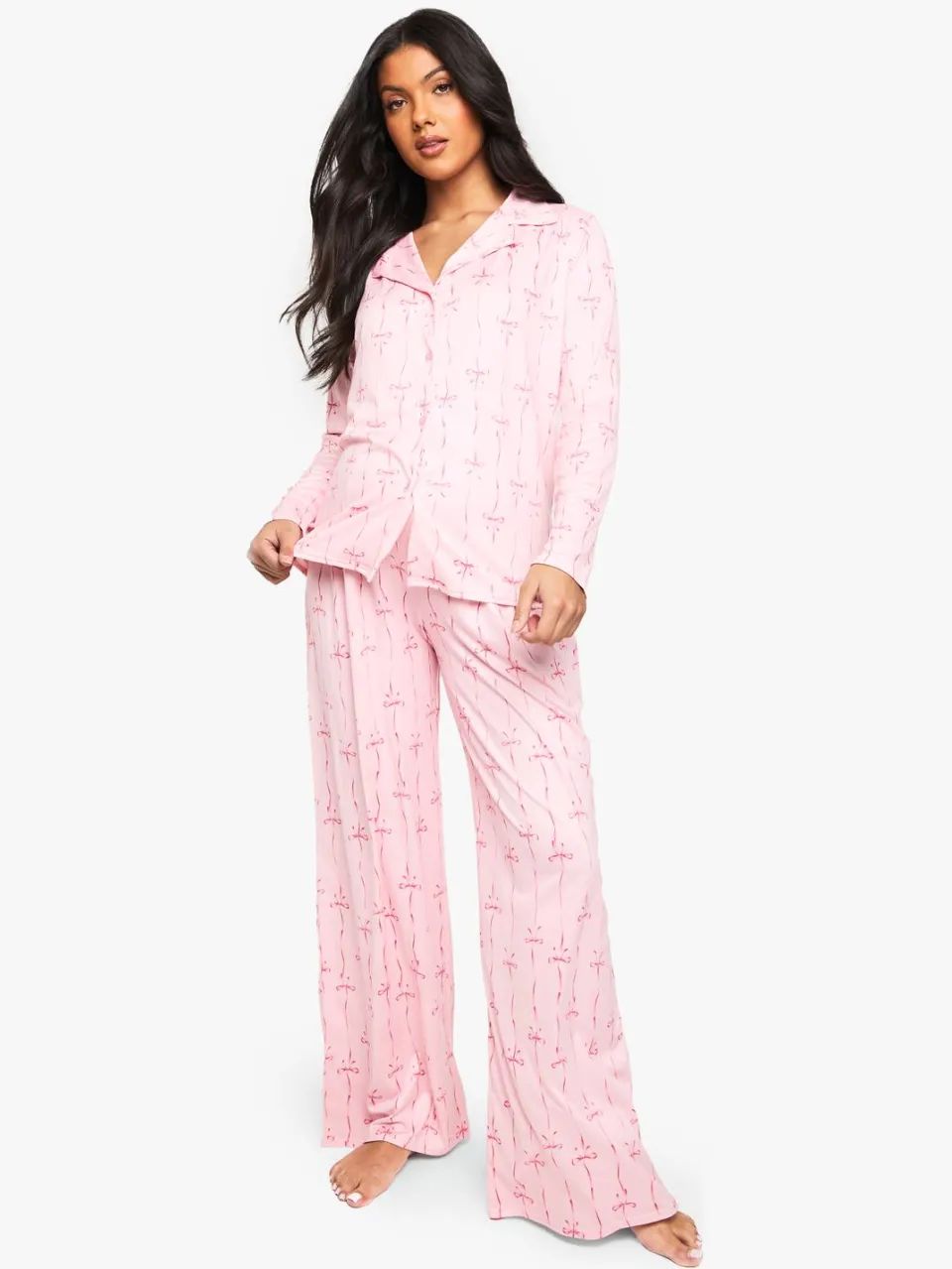 boohoo Dames Zwangerschaps-roze shirt met strikprint op korte mouwen en short