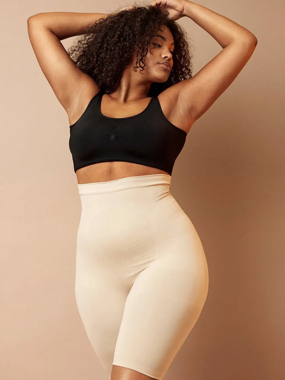 Zizzi high waist corrigerende short lichtbeige, foto 3