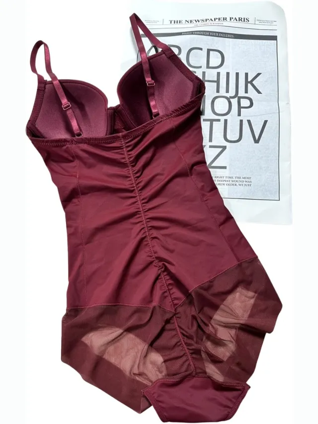 Currero Bodysuit Dames - Shapewear - Bodystocking - Corrigerende Body - Ingebouwde BH - Vormgevend & Afslankend Effect - Bordeauxrood