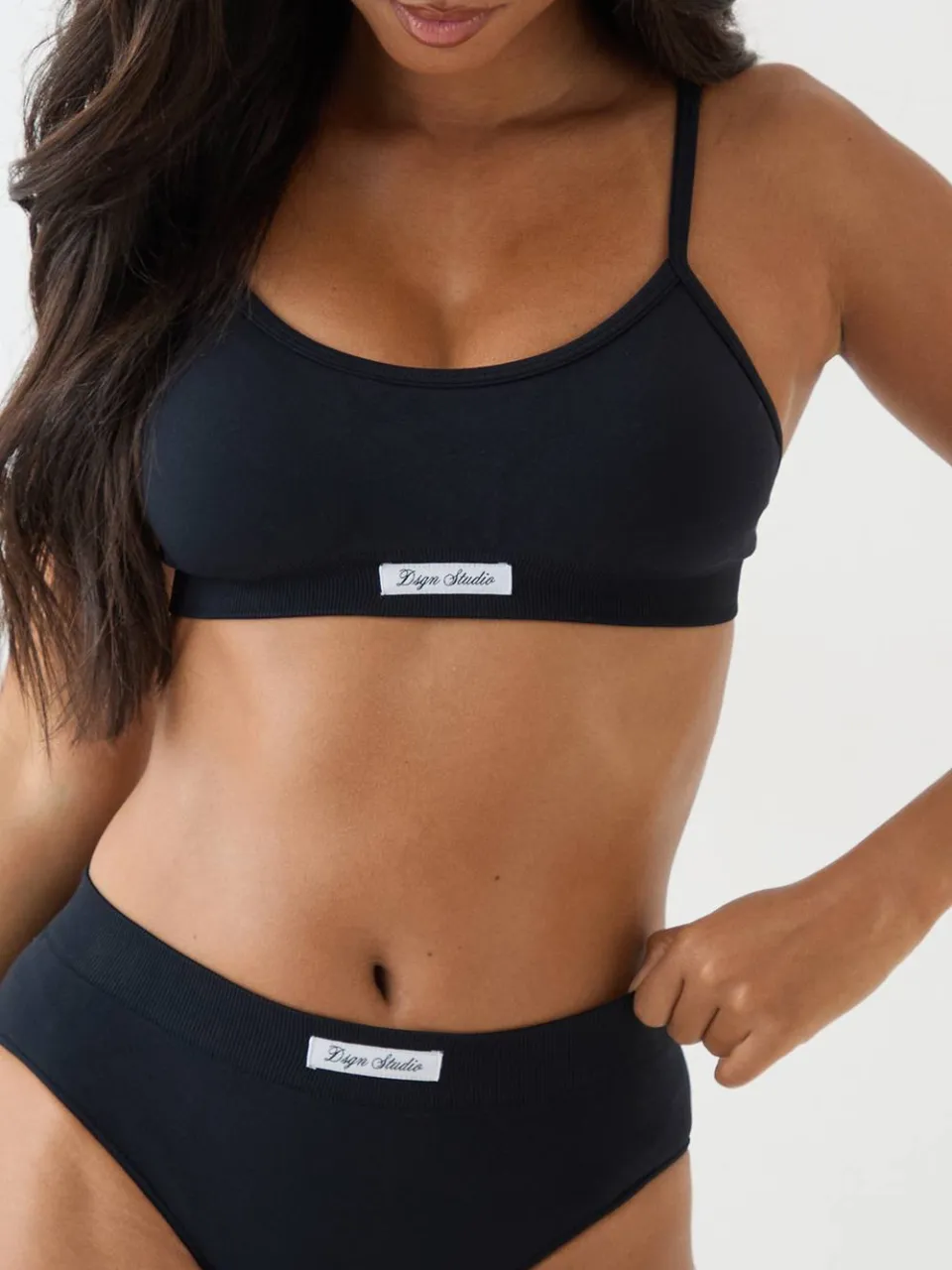 Dames Dsgn Studio Naadloze Bralette Met Ronde Hals En Slipje Lingerieset zwart, foto 5