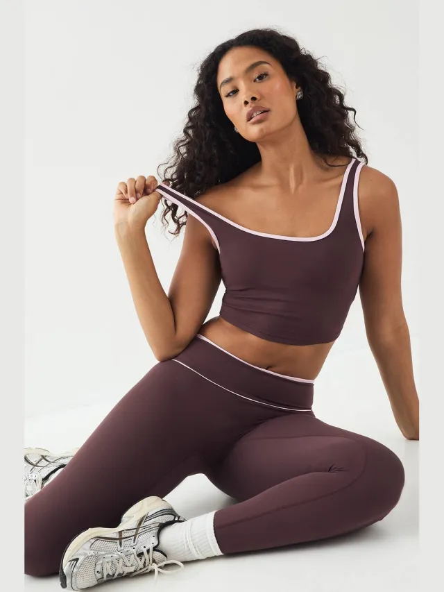 DSGN Studio Dames DSGN Studio Sports Ultra Sculpt Contrast Piping Gevoerde Sportbeha Chocoladebruin