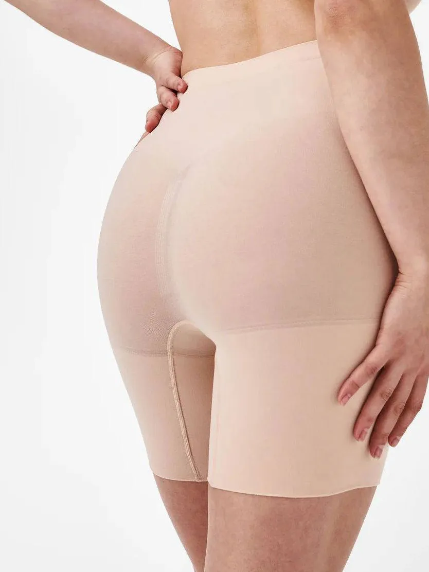 Spanx SPANXsculpt™ Seamless Power seamless sterk corrigerende short lichtbeige, foto 6