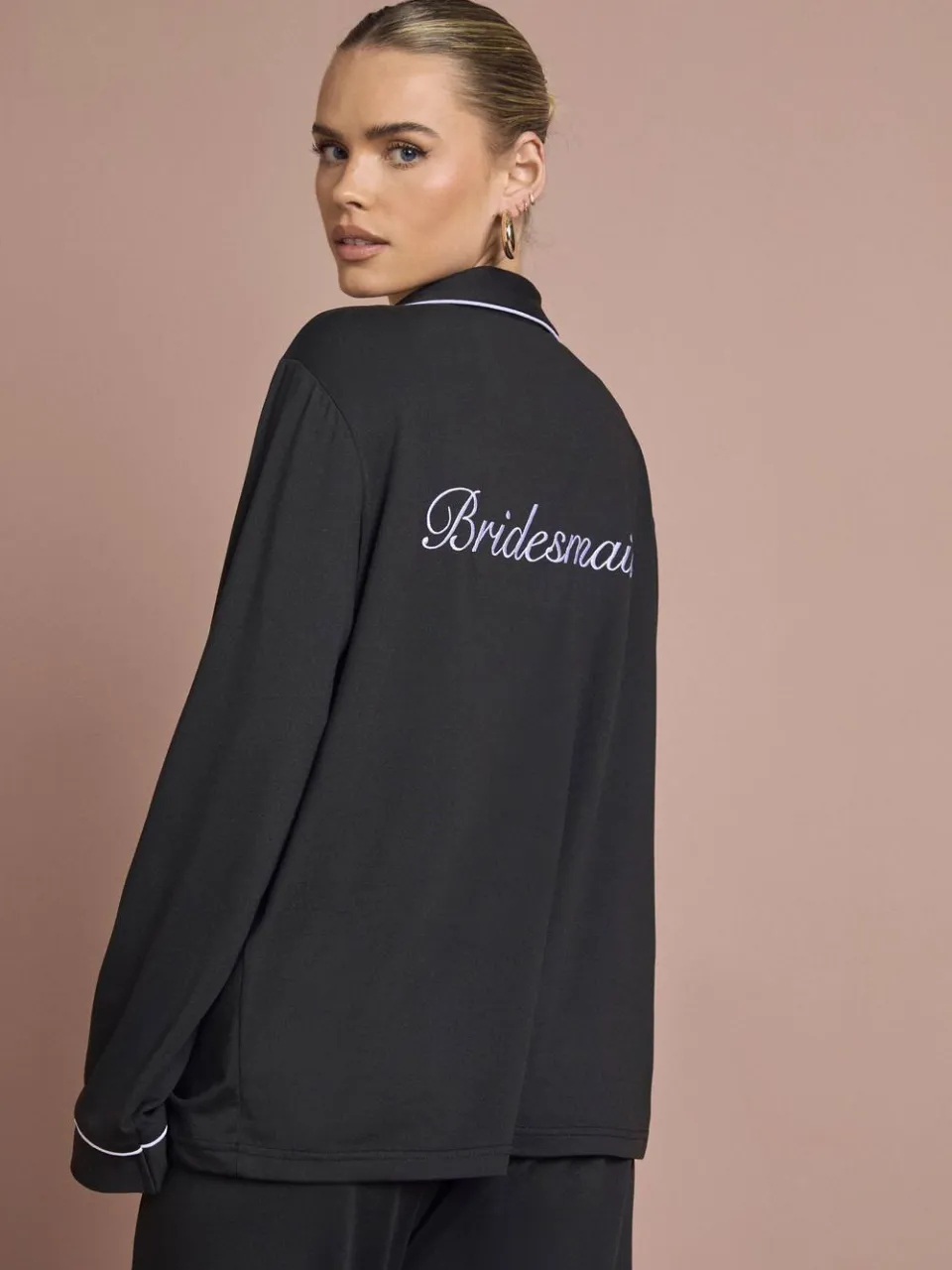 boohoo Dames Bruidsjurk 'bruidsmeisje' Jersey Geborduurd Lange Mouw Shirt & Broek Pyjama Set zwart, foto 3