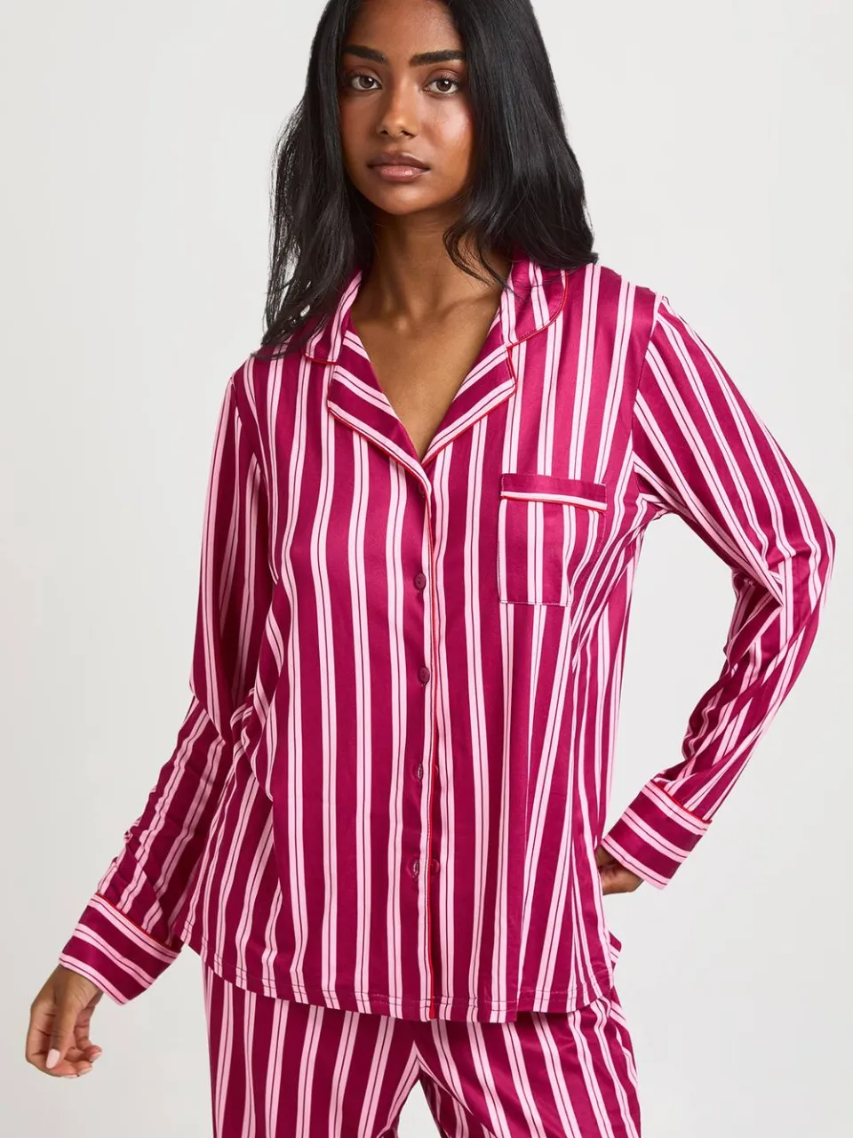 boohoo Dames Superzachte Gestreepte Pyjama Set Met Shirt Met Lange Mouwen En Broek bordeaux rood, foto 3