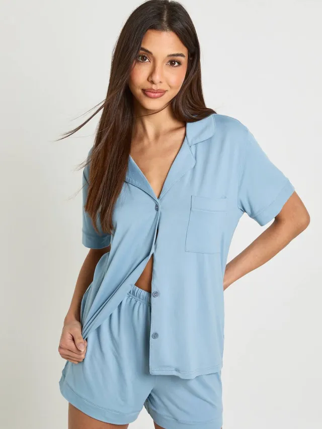 boohoo Dames Zachte Korte Mouw Shirt & Shorts Pyjama Set Stoffig Blauw