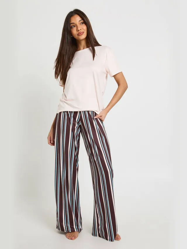 boohoo Dames Gestreepte Oversized T-Shirt & Broek Pyjama Set Bruin