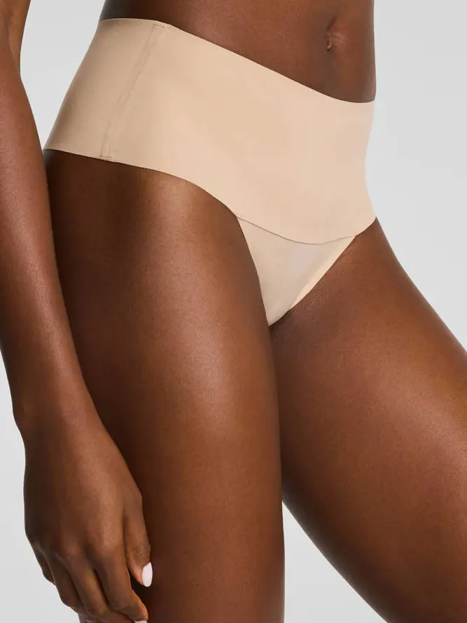 SPANX SPANXsupersmooth™ Undie-tectable seamless licht corrigerende string - beige, foto 5