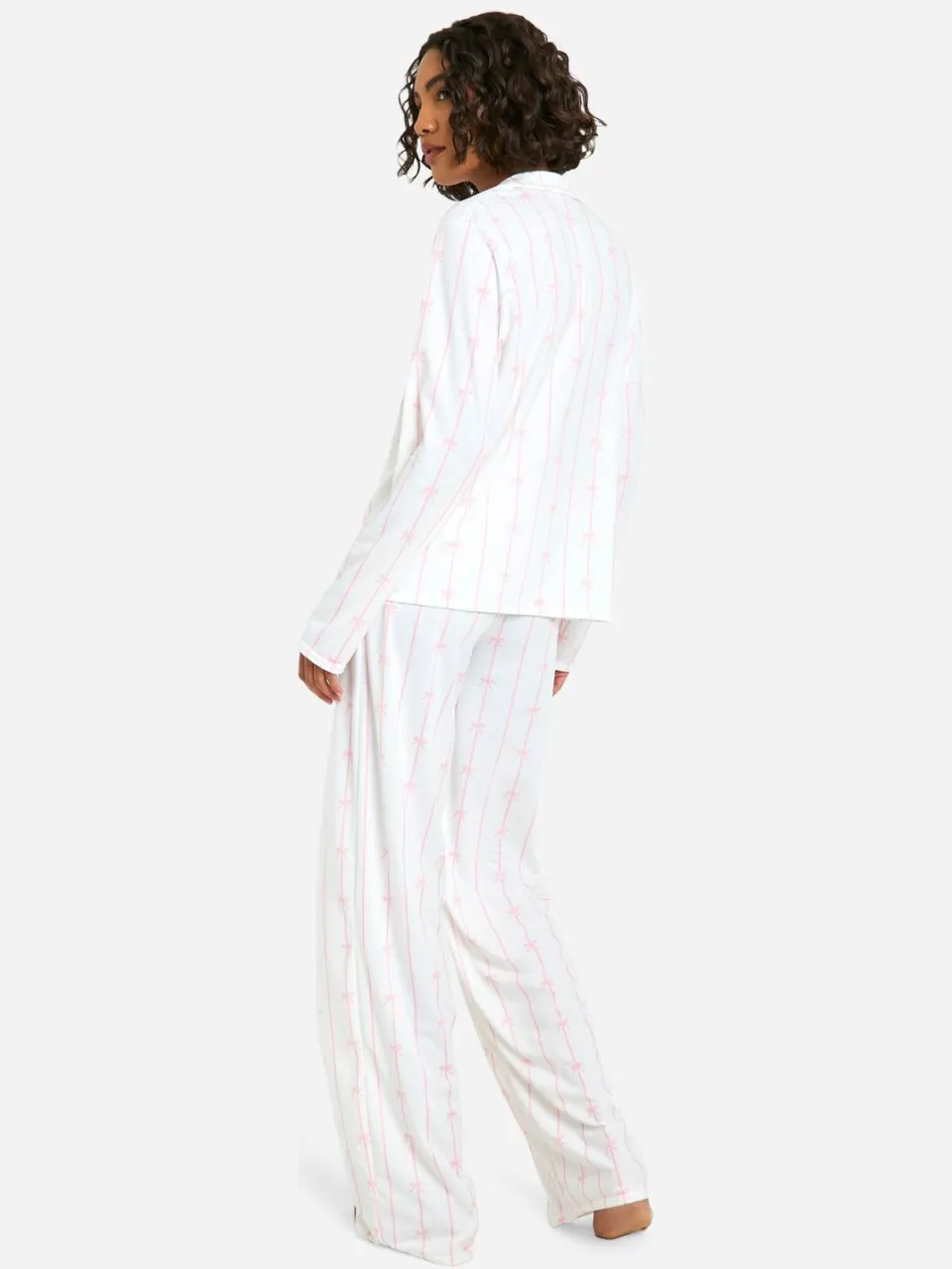 boohoo Dames Tall Pinstripe Strikprint Pyjama-Set met Lange Mouw Overhemd & Broek wit, foto 2