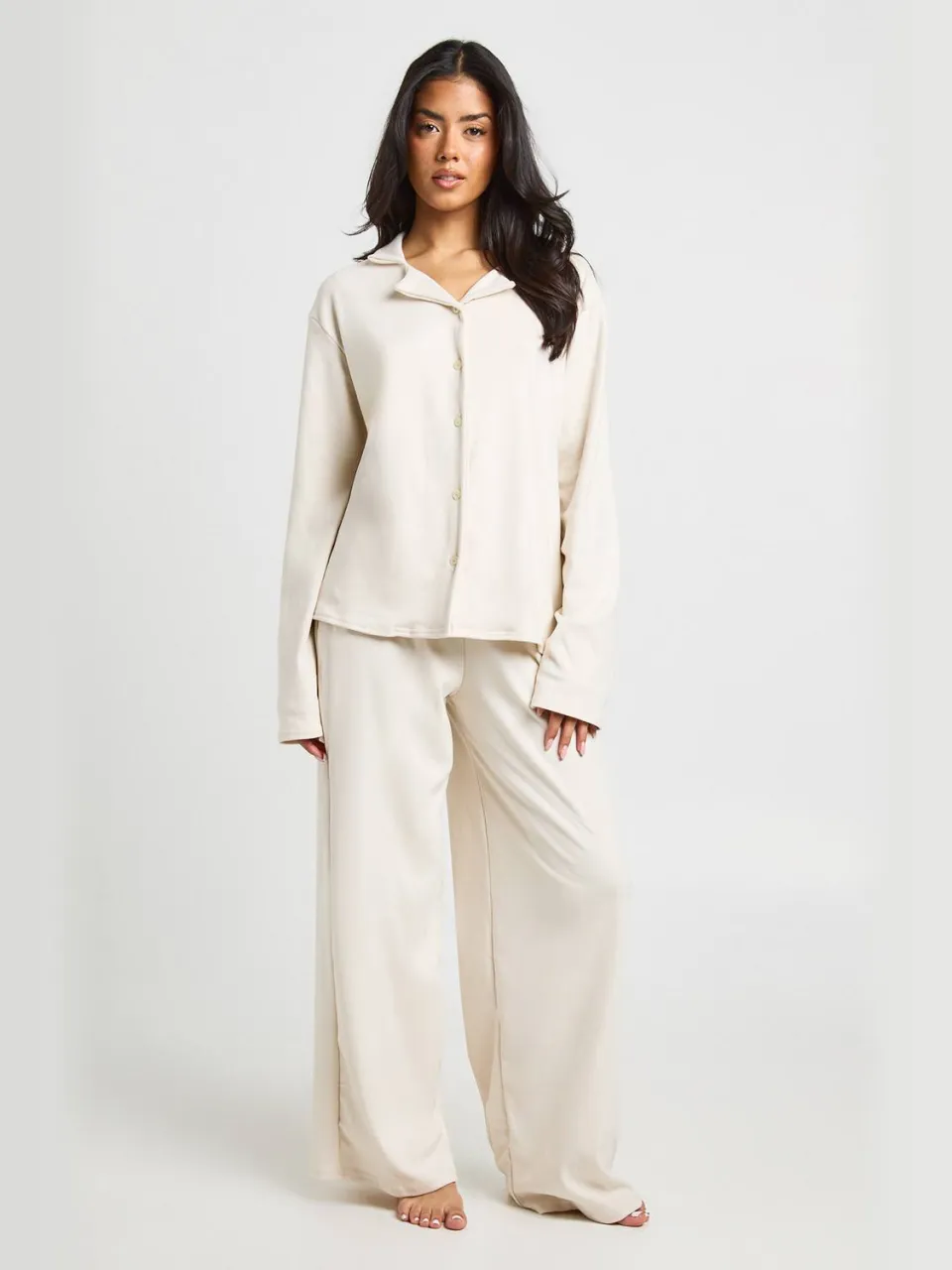 boohoo Dames Super Zachte Pyjama Set met Lange Mouwen Top & Broek crème, foto 3