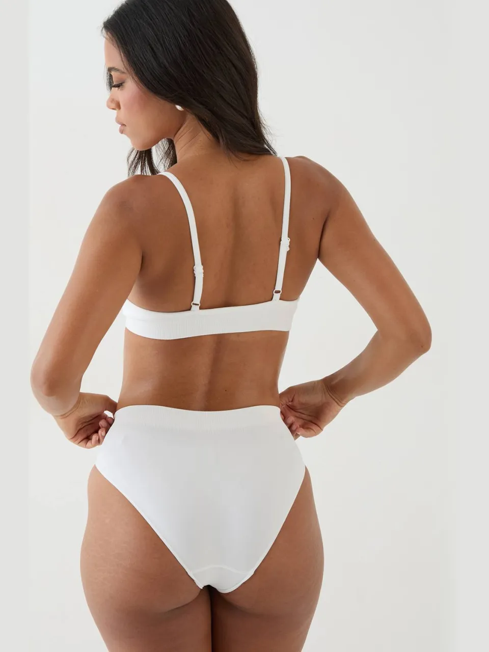 Dames Dsgn Studio Naadloze Driehoekige Bralette En Slip Lingerieset wit, foto 4