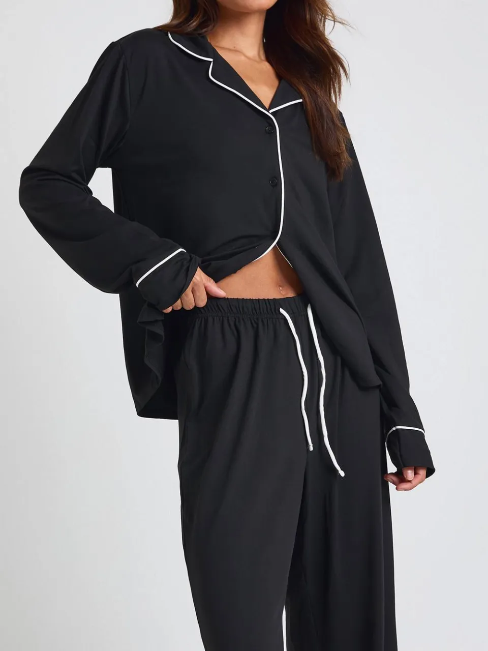 boohoo Dames Lang Jersey met pijpdetail lange mouwen overhemd & broek pyjamaset zwart, foto 4
