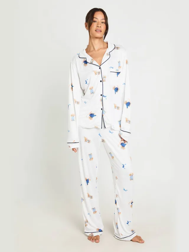 boohoo Dames Tall Pyjama Set Van 3 Stuks Met Puppy- En Strikprint Shirt Met Lange Mouwen & Broek Wit
