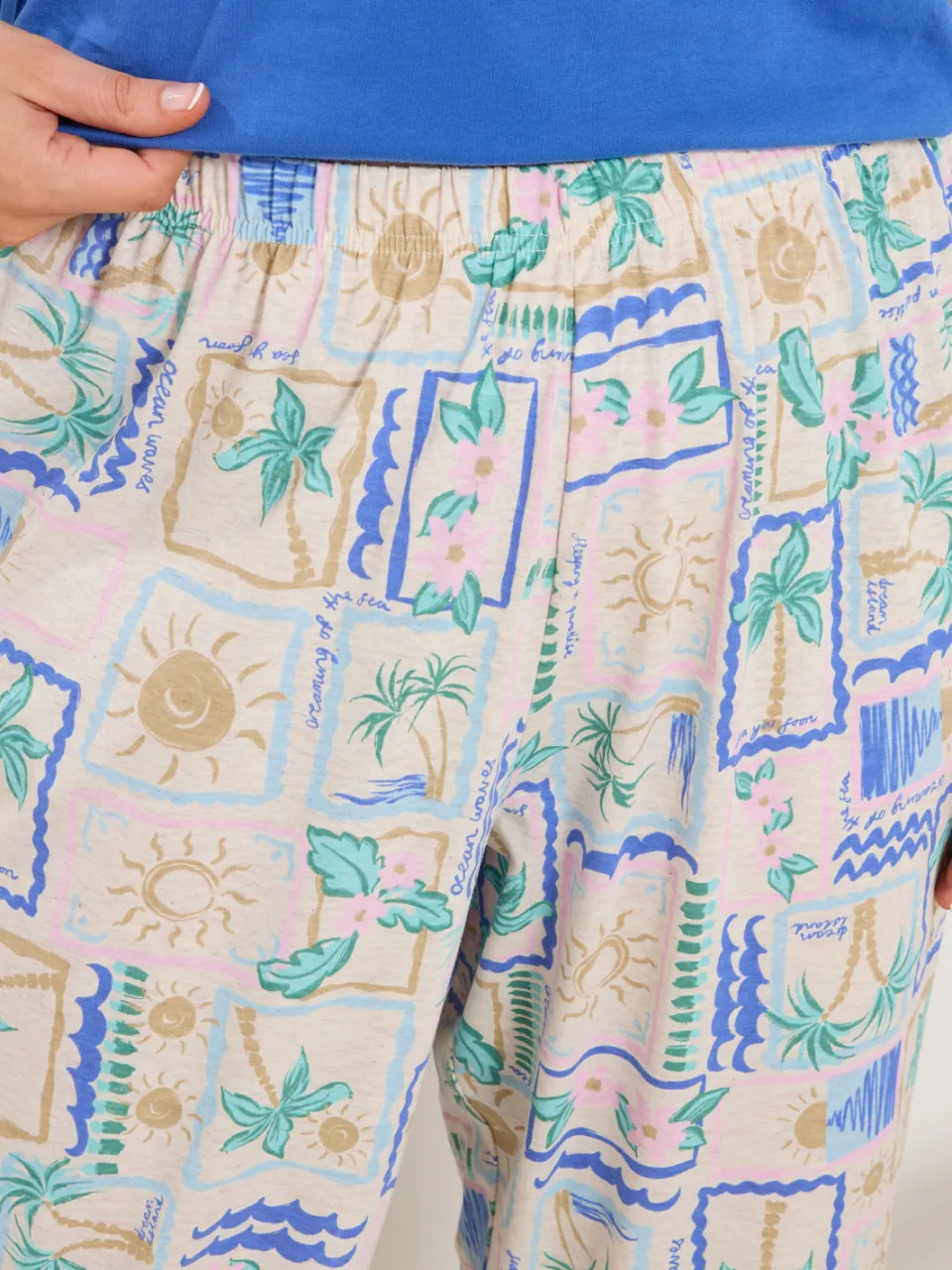 Yours Natuurlijk Bruine Cropped Pyjamabroek Met Postkaartprint-52, foto 5