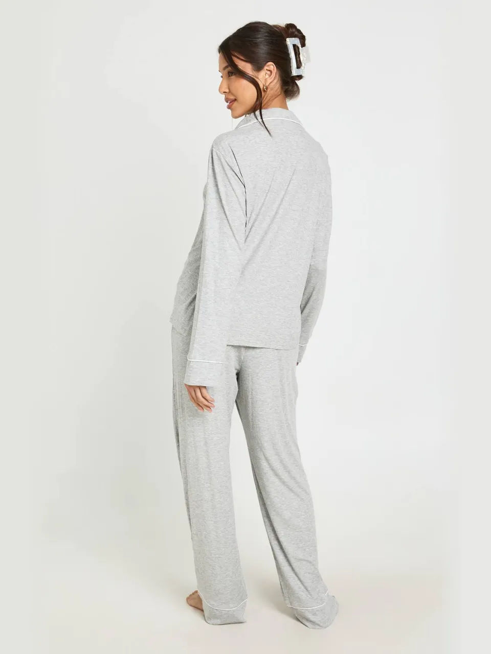 boohoo Dames Zachte Geribbelde Pyjama Set Met Paspeldetail, Shirt Met Lange Mouwen & Broek grijze mergel, foto 2