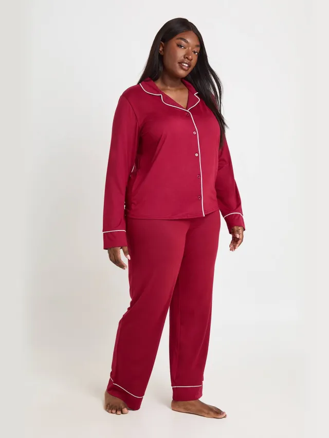 boohoo Dames Plus Pyjama Set Met Paspeldetail, Shirt Met Lange Mouwen & Broek Bordeaux Rood