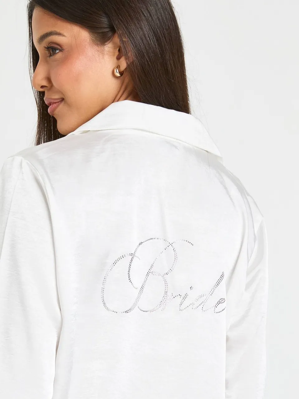 boohoo Dames Bruidspyjama Set 'bride' Satijn Met Diamantjes, Lange Mouwen Shirt & Broek wit, foto 3