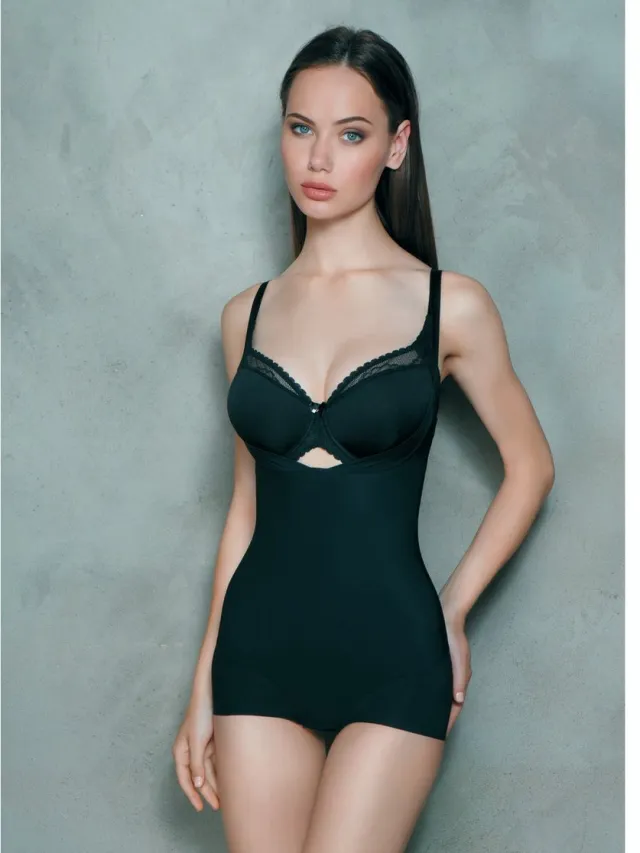 MILENKA shaping bodysuit met open borst maat 44 valt Zwart