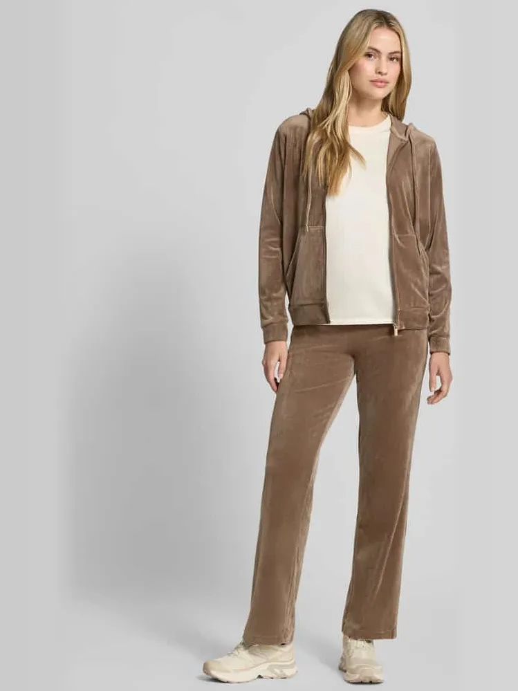 b.Young Twinset met kangoeroezak model 'MITZA SET' Lichtbruin