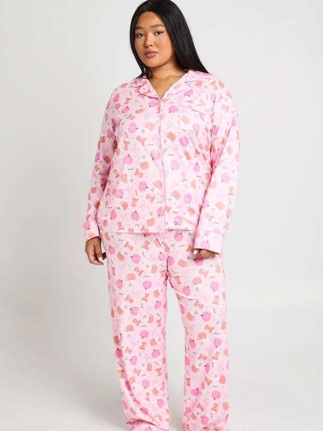 boohoo Dames Plus Bijpassende Familie Super Zacht Pompoen Strik Print Pyjama Set Met Shirt Met Lange Mouwen & Broek Lichtroze