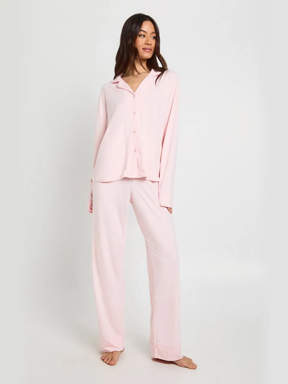 boohoo Dames Lange Zachte Pyjama Set Met Doorknoop Shirt En Broek lichtroze, foto 3