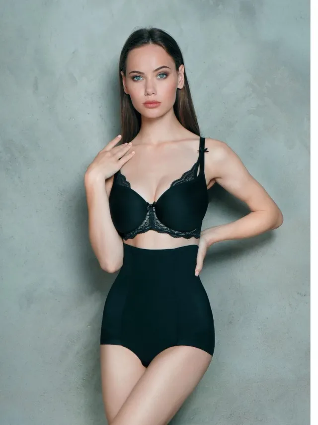 MILENKA zwarte high waist shaping slip van Revolutional Slim met Aloë Vera maat M valt