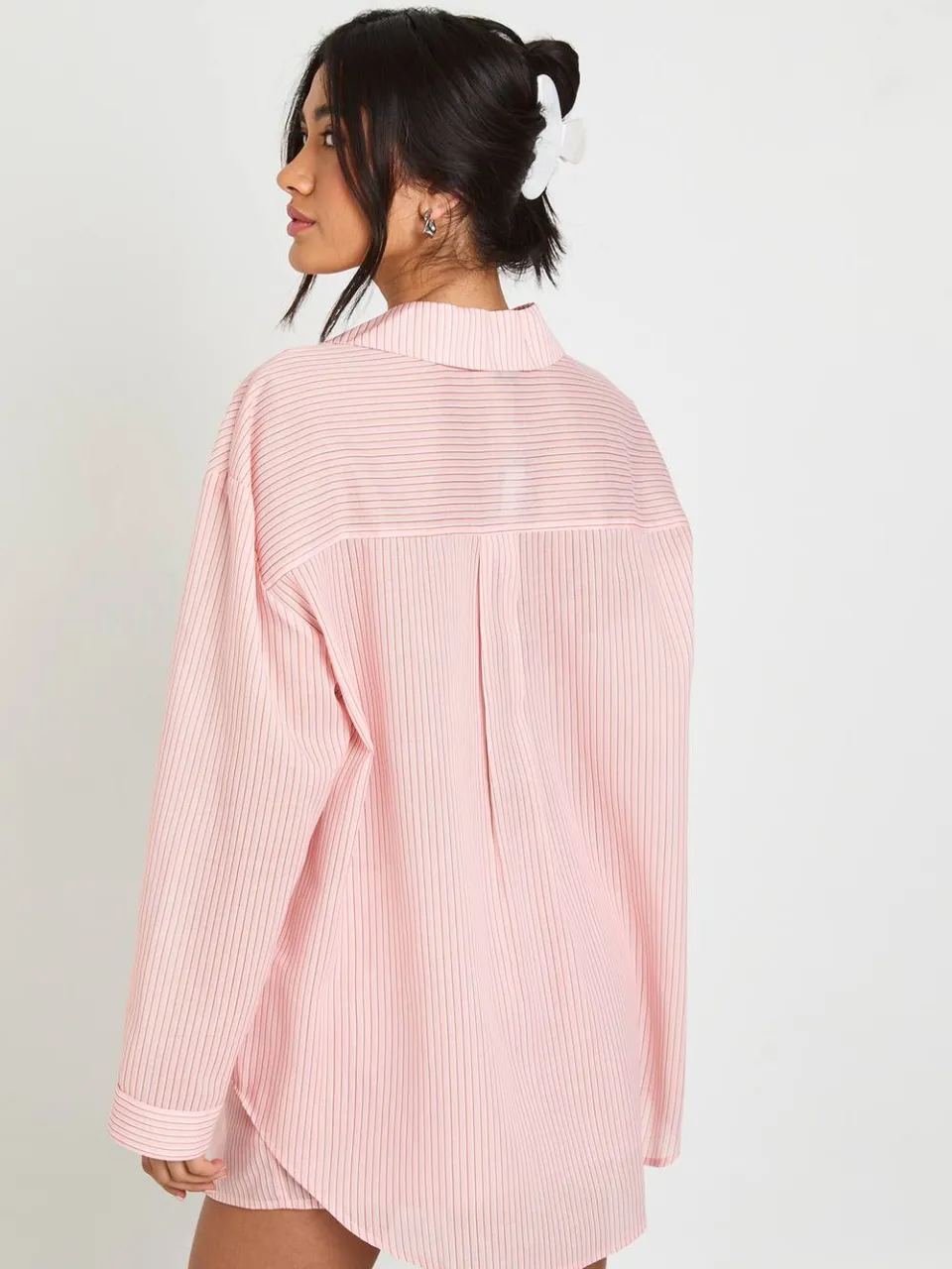 boohoo Dames Katoenen Krijtstreep Oversized Pyjama Set Met Shirt Met Lange Mouwen & Short roze, foto 3