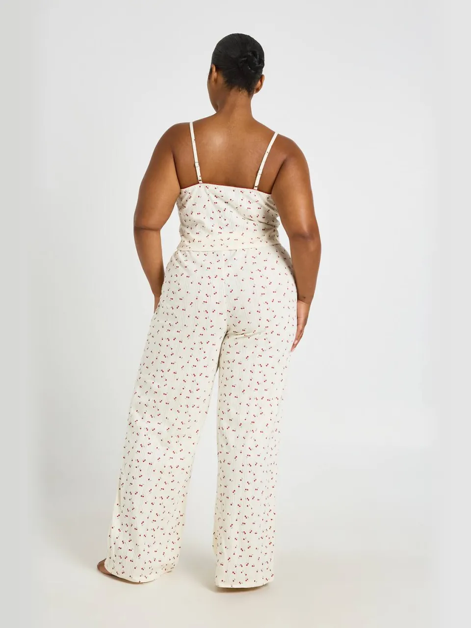 boohoo Dames Plus Kersen Pointelle Hemdje En Broek Pyjama Set wit, foto 2