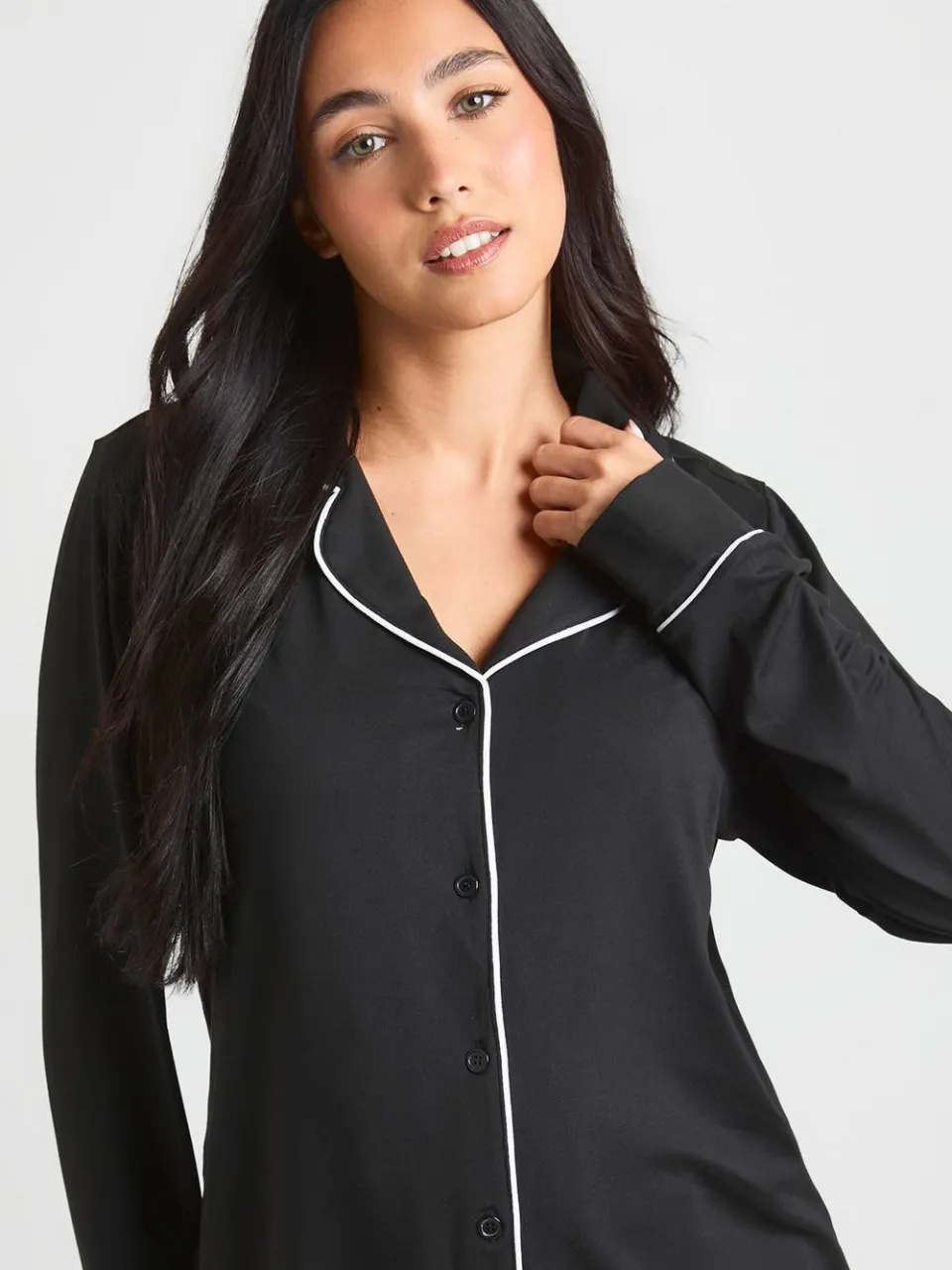 boohoo Dames Zwangerschaps pyjamaset met langmouwshirt en broek met paspeldetails zwart, foto 4