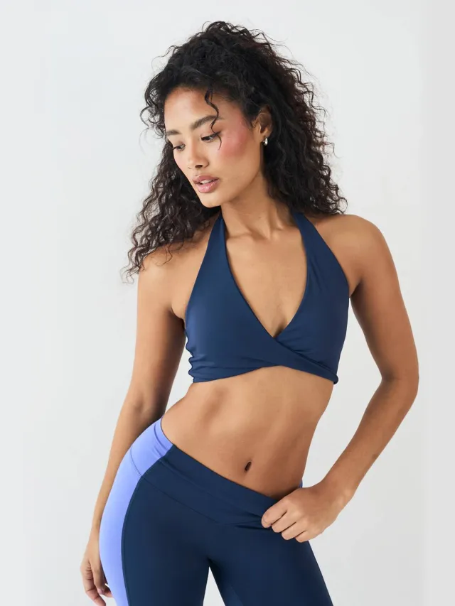 DSGN Studio Dames Dsgn Studio Sculpt Sportbeha Met Gedraaid Voorpand Marineblauw