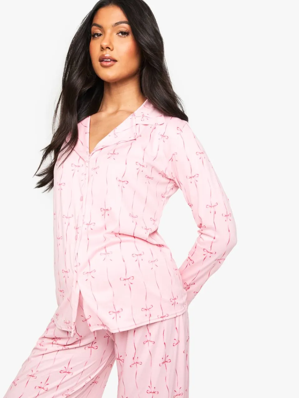 boohoo Dames Zwangerschaps-roze shirt met strikprint op korte mouwen en short, foto 3