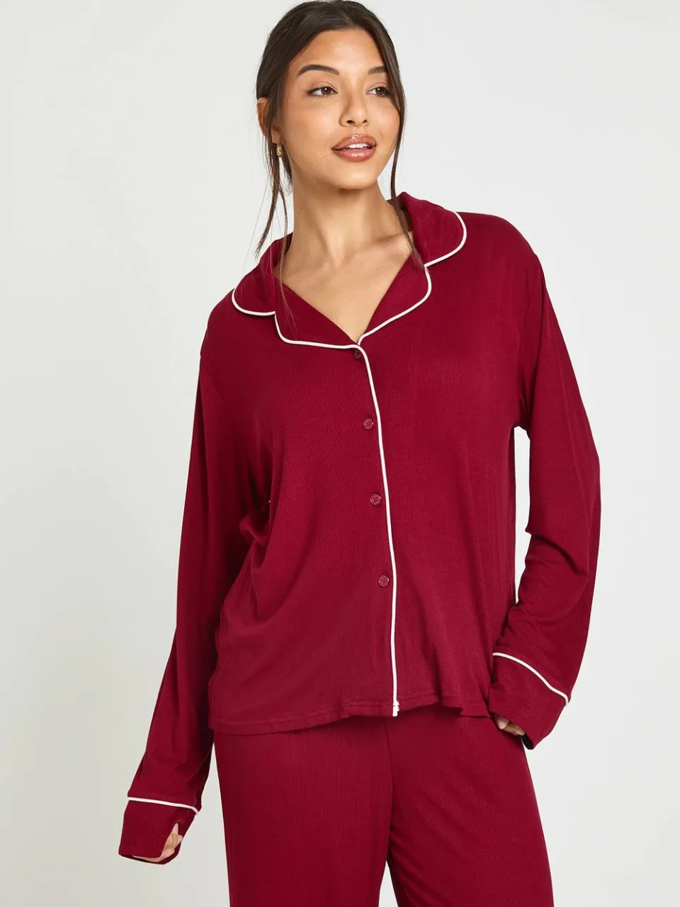 boohoo Dames Zachte Geribbelde Pyjama Set Met Paspeldetail, Shirt Met Lange Mouwen & Broek bordeaux rood, foto 2