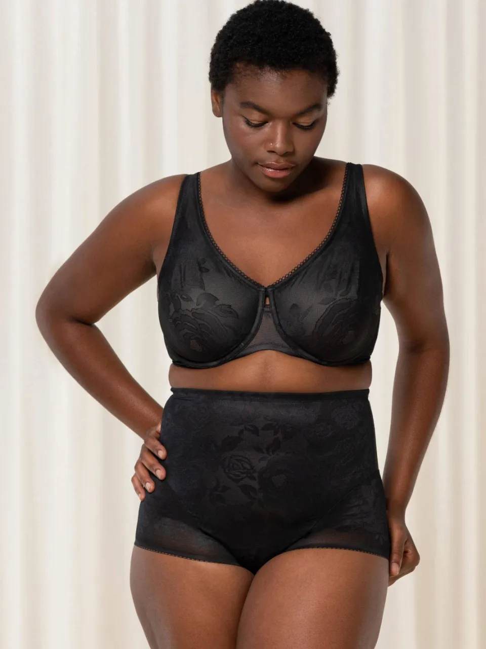 Triumph Wild Rose Sensation niet-voorgevormde beugelbh zwart