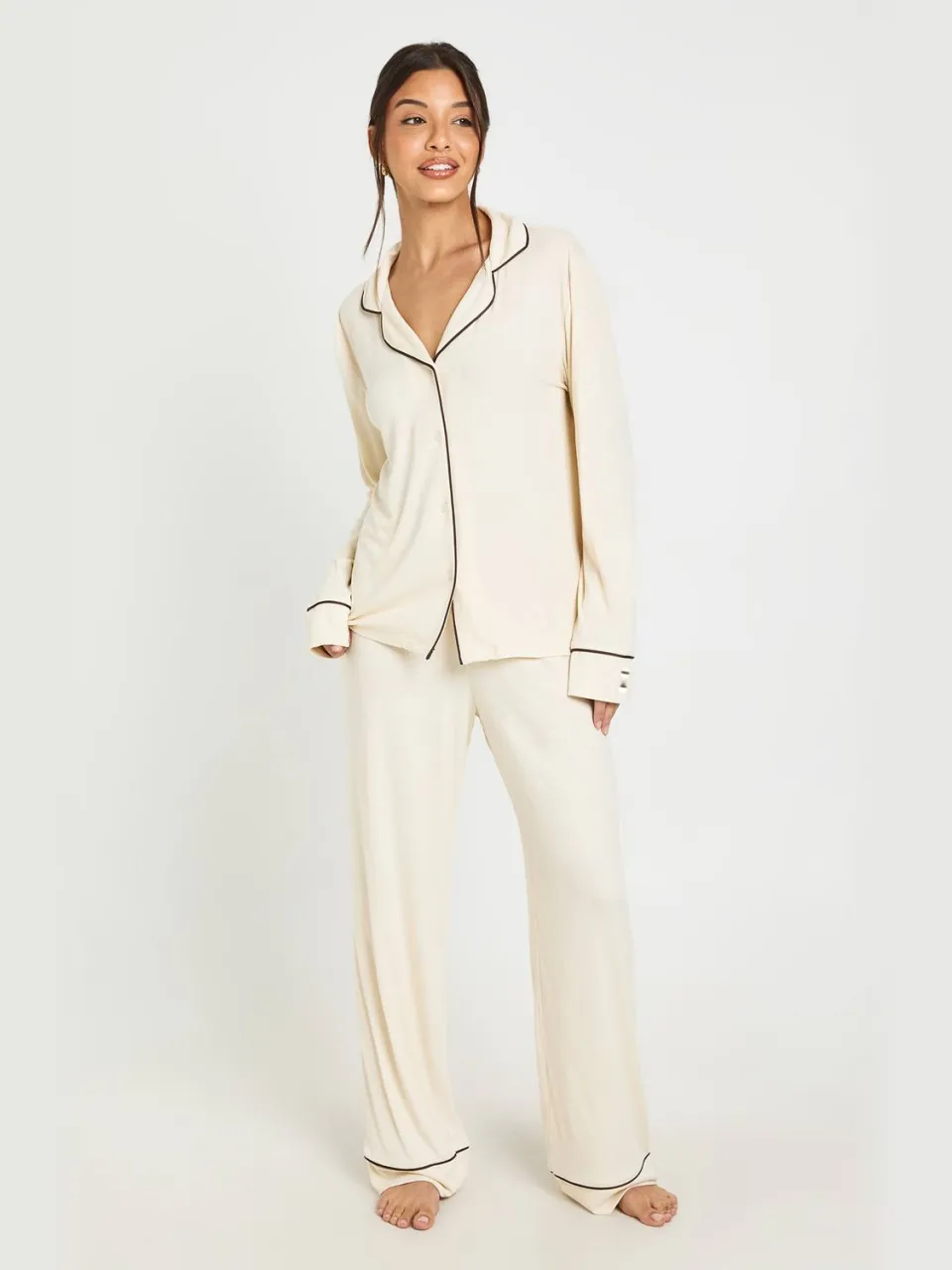 boohoo Dames Zachte Geribbelde Pyjama Set Met Paspeldetail, Shirt Met Lange Mouwen & Broek crème, foto 3