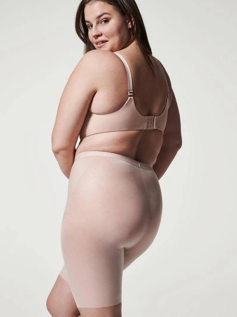 SPANX SPANXshape™ Invisible medium corrigerende Mid-Thigh short beige, foto 3